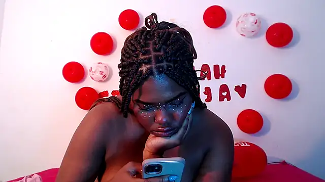 Snapshot of Stacyhunterxxx chatting on February 15, 7:51 am Stacyhunterxxx online show from February 15, 7:51 am
