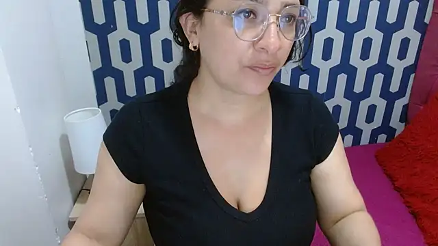 sarax ximena online show from October 11, 6:01 am