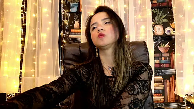 julietta   jackson online show from July 4, 9:10 pm