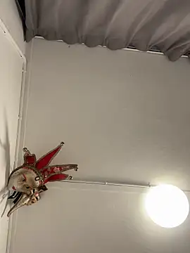 Snapshot of wolfwhite95 chatting on October 25, 4:35 pm wolfwhite95 online show from October 25, 4:35 pm