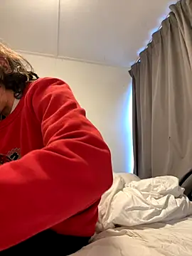 Snapshot of wolfwhite95 chatting on October 27, 3:27 pm wolfwhite95 online show from October 27, 3:27 pm