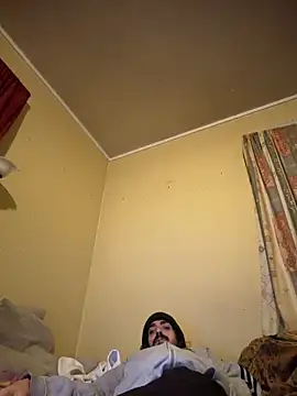 Snapshot of wolfwhite95 chatting on February 8, 7:50 pm wolfwhite95 online show from February 8, 7:50 pm