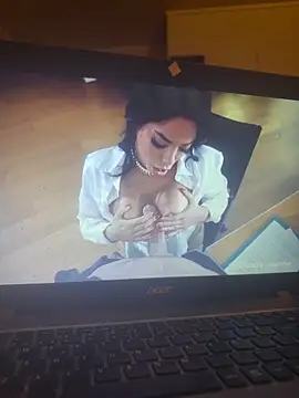 Snapshot of wolfwhite95 chatting on February 12, 1:11 am wolfwhite95 online show from February 12, 1:11 am