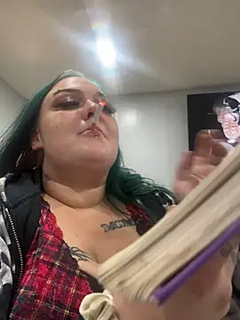 Snapshot of s6tan6whor6 chatting on February 9, 1:14 pm s6tan6whor6 online show from February 9, 1:14 pm