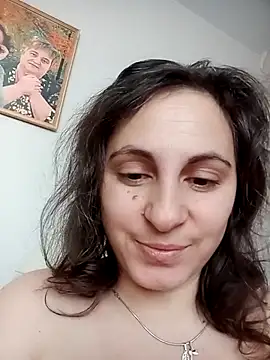 ShelaDiass online show from January 18, 6:39 am