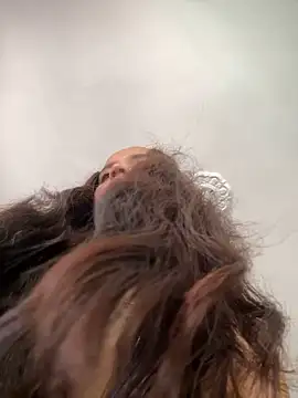 MollySanders    online show from December 15, 6:48 pm