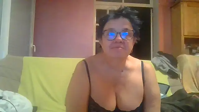 Snapshot of Vandeae44 chatting on January 12, 9:53 pm Vandeae44 online show from January 12, 9:53 pm