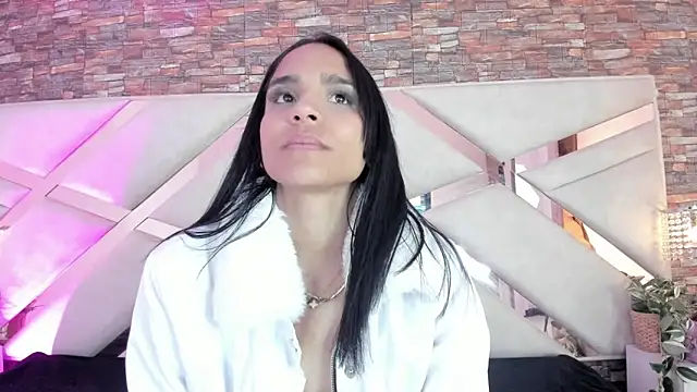 sophie pariss online show from December 1, 2:05 am