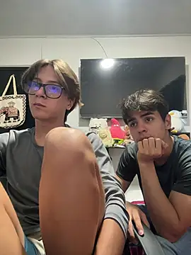 Alex and Fabian online show from May 17, 4:32 am