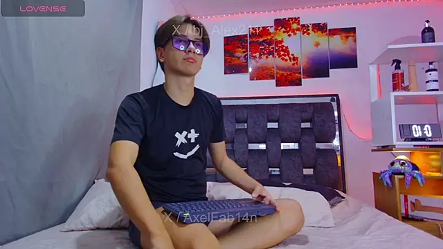 Alex and Fabian online show from June 5, 8:47 pm