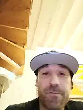 Crookedcook82xh online show from March 25, 9:10 pm