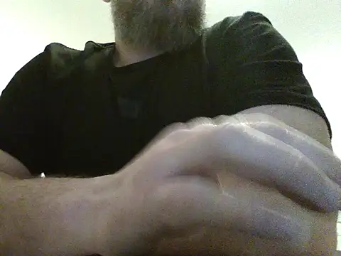 Snapshot of FROL83 chatting on April 13, 4:01 pm FROL83 online show from April 13, 4:01 pm
