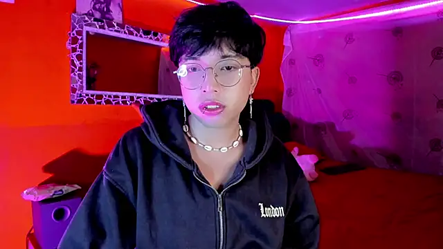 Snapshot of AnggelONfiree chatting on October 9, 4:21 am AnggelONfiree online show from October 9, 4:21 am