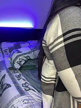 Snapshot of Isa_bel chatting on December 10, 4:34 am Isa bel online show from December 10, 4:34 am