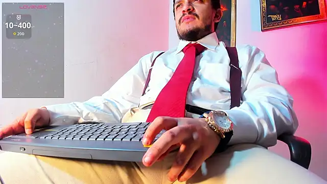 Snapshot of tony_landri chatting on February 3, 2:53 am tony landri online show from February 3, 2:53 am