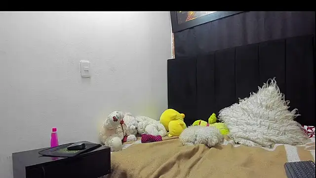 Evaaross 2345 online show from February 5, 12:32 pm