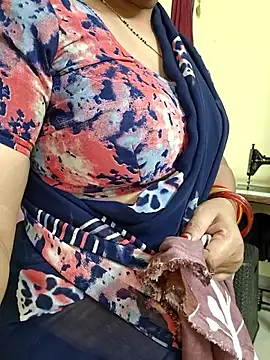 PayalSharmahot143 online show from May 19, 1:11 am