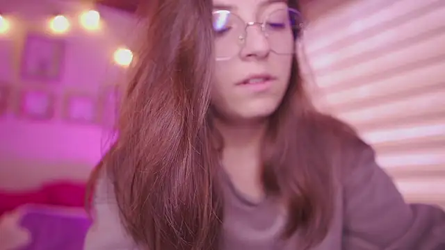 milly kenner online show from March 16, 7:18 pm