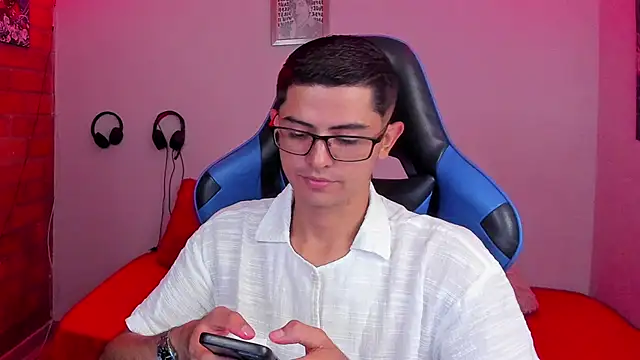 Snapshot of Ethan_Sai___ chatting on October 15, 3:17 am Ethan Sai    online show from October 15, 3:17 am