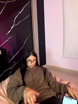 CAM 21X online show from October 10, 11:48 pm