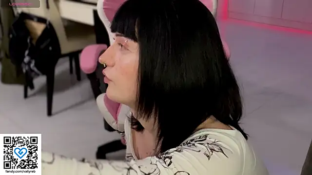 Vailyreb  online show from November 12, 4:29 pm