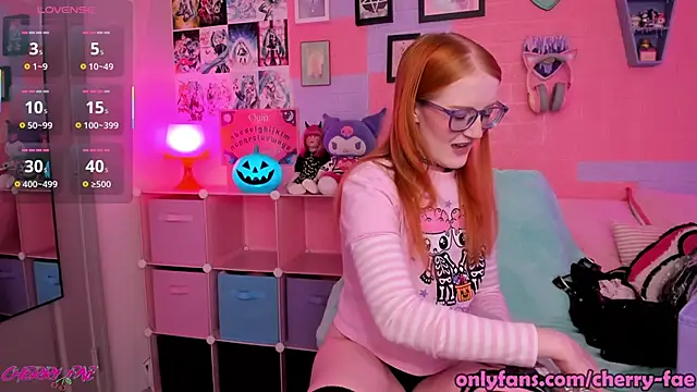 Snapshot of CherryFae chatting on October 18, 7:14 pm CherryFae online show from October 18, 7:14 pm
