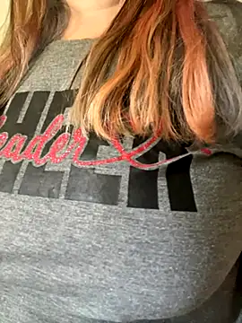 Snapshot of Popinasq chatting on November 15, 4:03 pm Popinasq online show from November 15, 4:03 pm