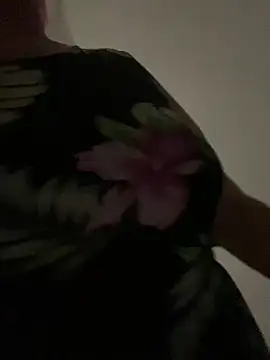 Snapshot of Popinasq chatting on February 3, 8:36 pm Popinasq online show from February 3, 8:36 pm