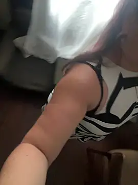 Snapshot of Popinasq chatting on February 16, 6:37 pm Popinasq online show from February 16, 6:37 pm