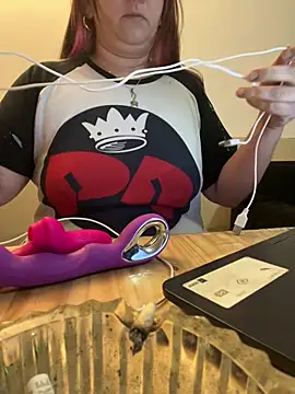 Snapshot of Popinasq chatting on April 5, 1:25 am Popinasq online show from April 5, 1:25 am