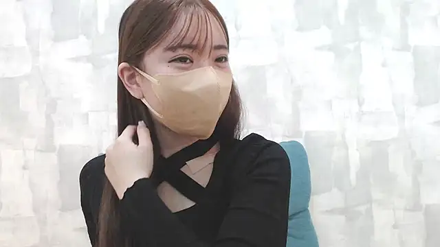 Snapshot of LOVE_MOMO_LOVE chatting on December 8, 11:46 am LOVE MOMO LOVE online show from December 8, 11:46 am