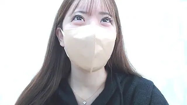 Snapshot of LOVE_MOMO_LOVE chatting on December 22, 11:33 am LOVE MOMO LOVE online show from December 22, 11:33 am