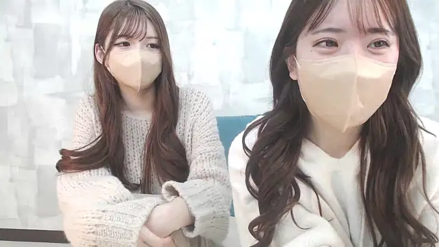 Snapshot of LOVE_MOMO_LOVE chatting on February 6, 11:32 am LOVE MOMO LOVE online show from February 6, 11:32 am