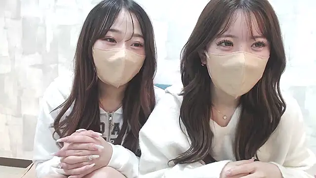 Snapshot of LOVE_MOMO_LOVE chatting on February 10, 2:48 pm LOVE MOMO LOVE online show from February 10, 2:48 pm