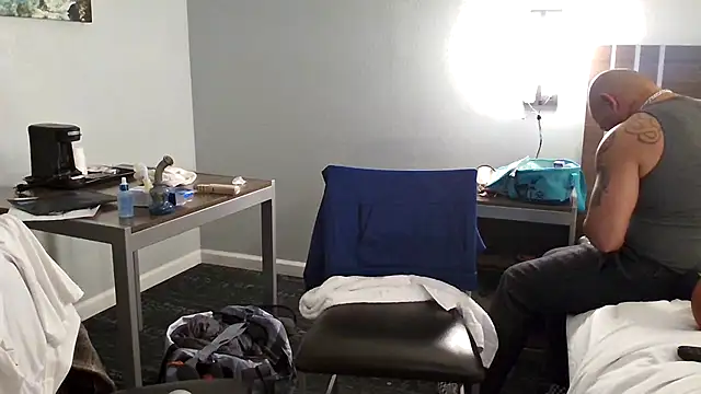 Snapshot of EatMyCake831 chatting on February 9, 6:43 am EatMyCake831 online show from February 9, 6:43 am