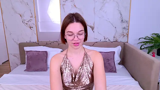 DanaLoved online show from December 19, 10:00 pm