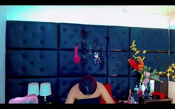 Isalombardi online show from April 8, 2:22 am