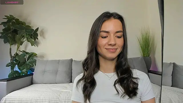 Snapshot of NicoleLuv chatting on December 2, 7:27 pm NicoleLuv online show from December 2, 7:27 pm