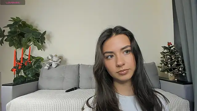 Snapshot of NicoleLuv chatting on December 30, 1:47 pm NicoleLuv online show from December 30, 1:47 pm