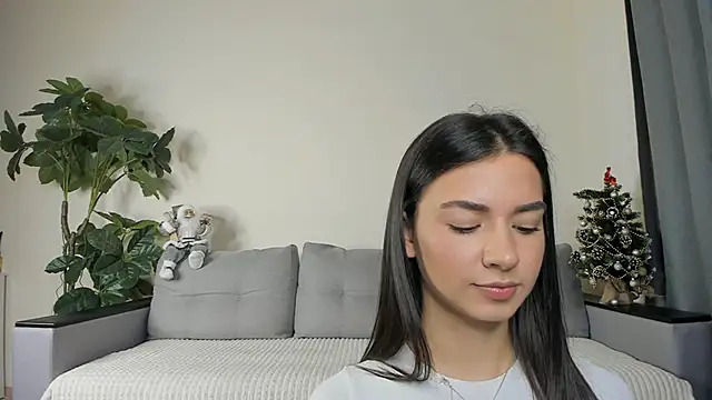 Snapshot of NicoleLuv chatting on January 3, 1:03 pm NicoleLuv online show from January 3, 1:03 pm