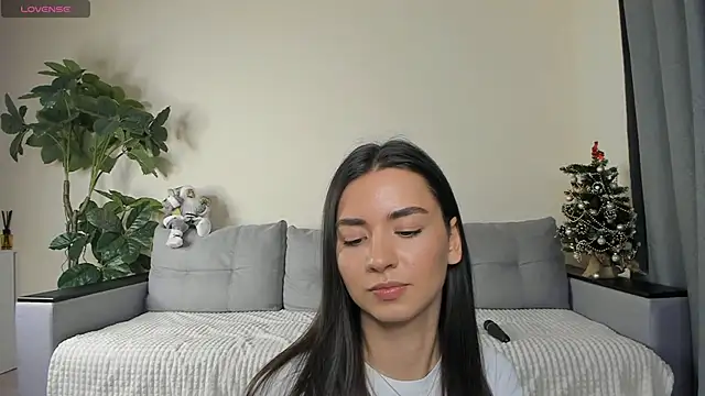 Snapshot of NicoleLuv chatting on January 6, 4:13 pm NicoleLuv online show from January 6, 4:13 pm