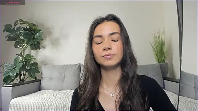 Snapshot of NicoleLuv chatting on January 15, 4:11 pm NicoleLuv online show from January 15, 4:11 pm