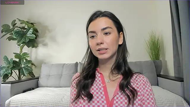 Snapshot of NicoleLuv chatting on February 3, 4:10 pm NicoleLuv online show from February 3, 4:10 pm