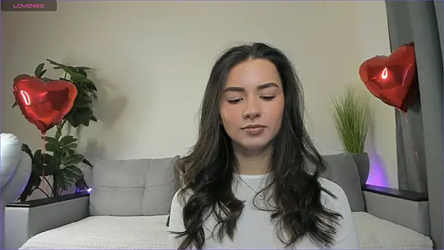 Snapshot of NicoleLuv chatting on February 19, 1:06 pm NicoleLuv online show from February 19, 1:06 pm