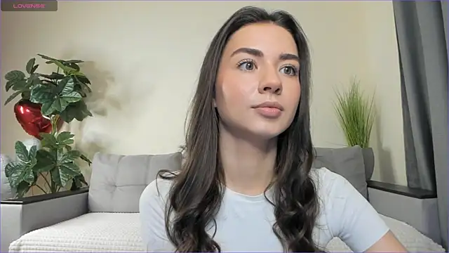 Snapshot of NicoleLuv chatting on March 5, 1:06 pm NicoleLuv online show from March 5, 1:06 pm