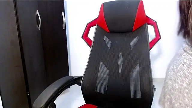 Snapshot of meghan2 chatting on March 7, 4:13 am meghan2 online show from March 7, 4:13 am