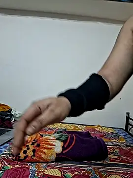 your fantecy1 online show from February 8, 8:01 pm