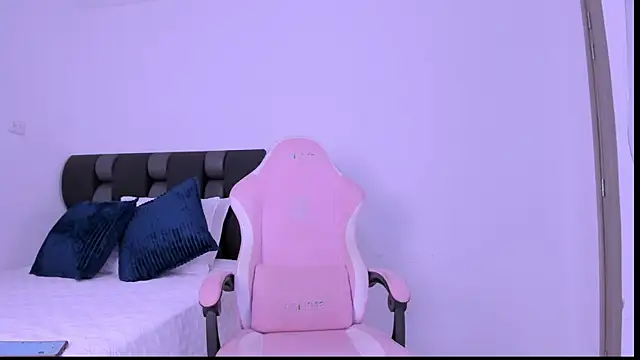 Snapshot of SabaBrown chatting on March 6, 2:18 pm SabaBrown online show from March 6, 2:18 pm