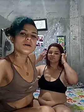 Snapshot of safira_hot chatting on February 27, 1:59 am safira hot online show from February 27, 1:59 am