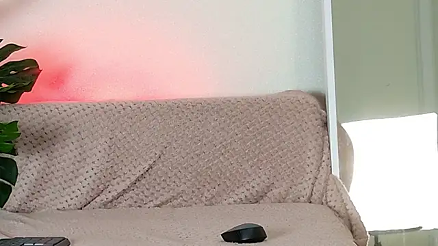 BelleSkye online show from May 18, 4:07 am